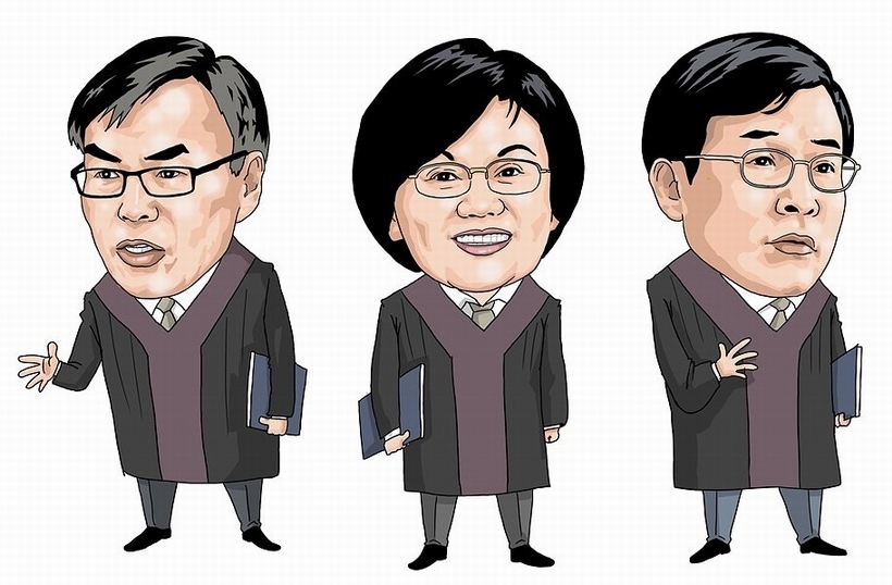(사진 왼쪽부터)김선수 변호사, 노정희 법원도서관장, 이동원 제주지법원장
