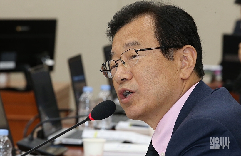 ▲ ▲‘부정청탁’ 의혹으로 1심서 징역 1년을 선고받은 이현재 자유한국당 의원