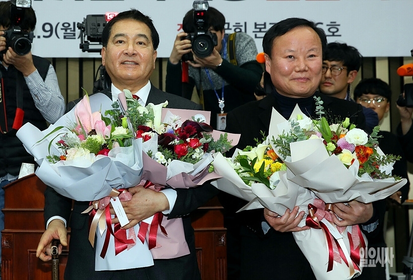 ▲ 심재철 자유한국당 원내대표와 김재원 정책위의장