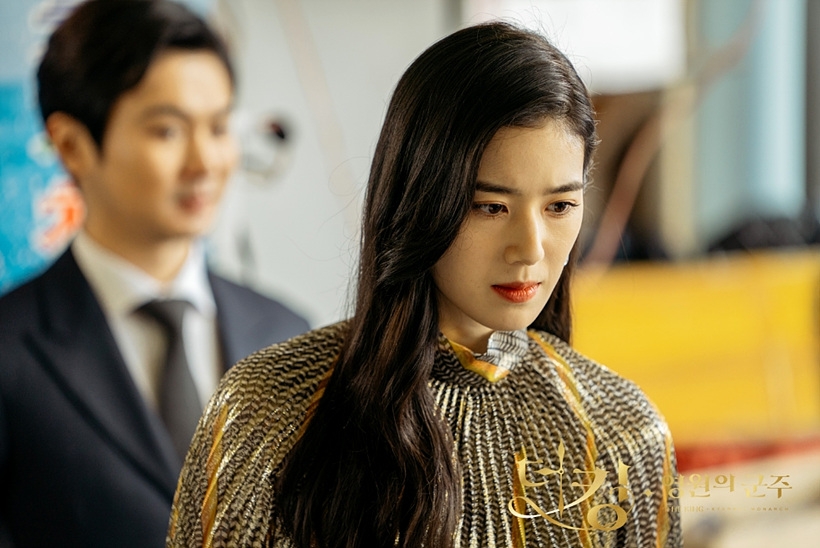 SBS <더 킹:영원의 군주>가 저조한 시청율과 왜색 논란 등의 악재에 빠져 있다. ⓒSBS