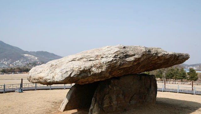  <strong>강화 부근리 지석묘는 우리나라에서 가장 규모가 크다.</strong>