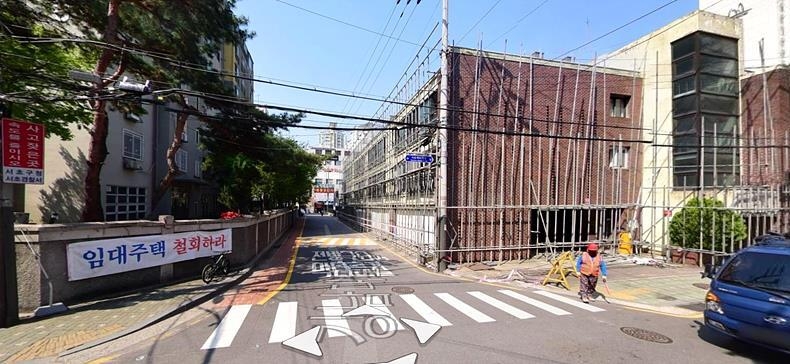 철거 초기 서초초등학교 주변의 사업지 ⓒ네이버 지도