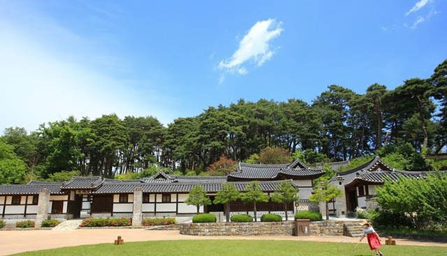 <strong>역사와 전통을 자랑하는 조선 사대부 살림집, 강릉 선교장</strong>