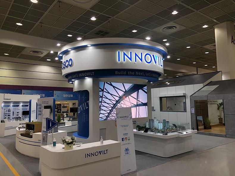 코리아빌드 포스코 이노빌트(INNOVILT)관, 포스코건설, 포스코강판, 포스코SPS, 포스코인터내셔널, 포스코A&C 총 5개 그룹사가 참여했으며 ‘친환경 철강제품으로 만드는 깨끗하고 안전한 건설’을 주제로 ▲이노빌트 월드 ▲친환경 ▲안전 ▲스마트 하우징 플랫폼 ▲상생 ▲스토리 등 6개 존(zone)으로 구성돼있다.