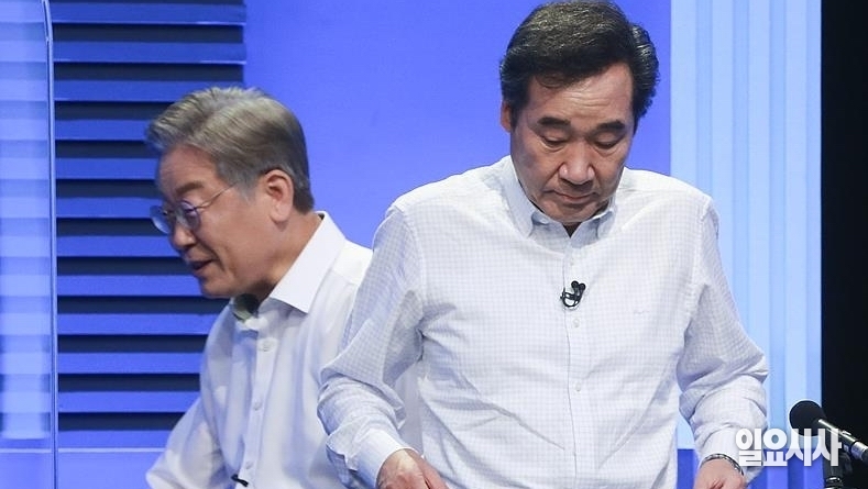 이낙연 전 더불어민주당 대표(사진 오른쪽)와 같은 당 이재명 대선후보 ⓒ국회사진취재단