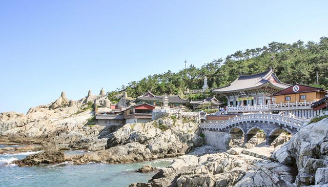 <strong>정성을 다하면 무슨 소원이든 하나는 꼭 이뤄진다는 해동용궁사</strong>