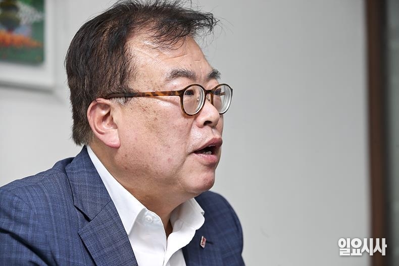 답변하는 신주열 철근가공업협동조합 이사장 ⓒ고성준 기자