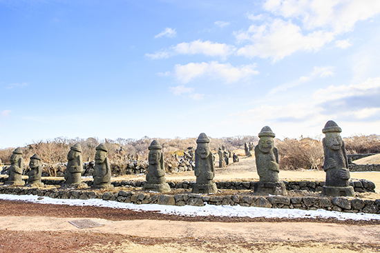 제주돌문화공원에 전시되어 있는 돌하르방