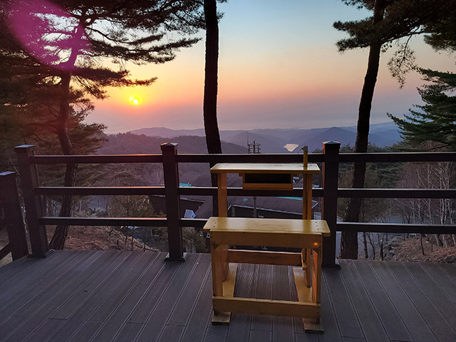 칠보산자연휴양림 전망대에서 본 동해 일출