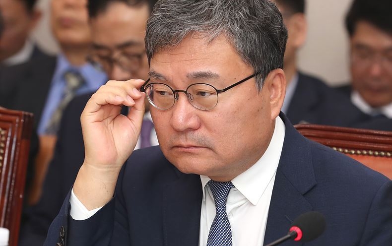 12일, 의원직이 상실된 이상직 무소속 의원