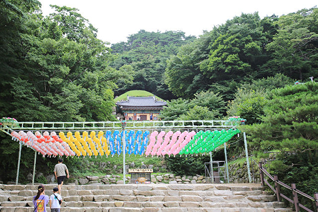 <strong>토함산 중턱에 있는 석굴암</strong>