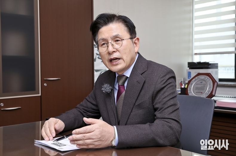 황교안 전 국무총리가 <일요시사>와 인터뷰를 갖고 있다. ⓒ고성준 기자