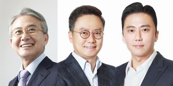 (사진 왼쪽부터)홍석조 BGF 회장, 홍정국 BGF 대표이사 사장, 홍정혁 BGF에코머티리얼즈 대표 ⓒBGF그룹·BGF리테일