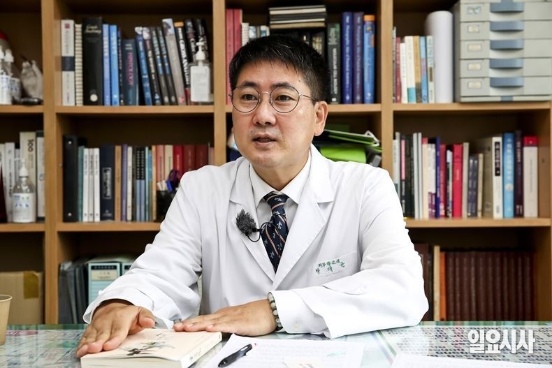 전국서 단 3명만이 갖고 있는 직업인 법의인류학자 박대균 순천향대 해부학교실 교수가 <일요시사>와 인터뷰를 갖고 있다. ⓒ고성준 기자