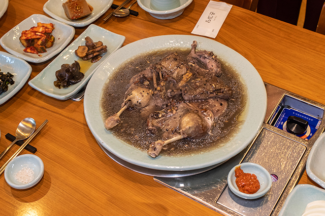 거제도해수보양온천이 직영하는 ‘온긔당’에서 보양식을 맛볼 수 있다.