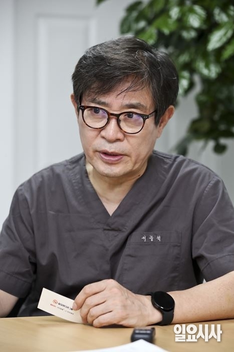서중석 전 국립과학수사연구원장이 <일요시사>와 인터뷰를 갖고 있다. ⓒ고성준 기자