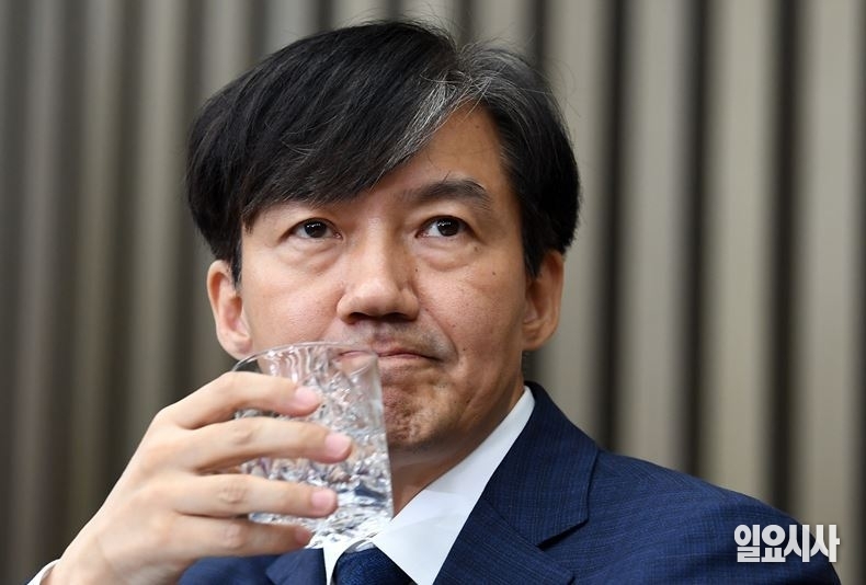 16일, 조국 전 법무부 장관(사진)의 내년 총선 출마에 대해 국내 유권자들의 찬반 의견이 팽팽하게 갈린다는 여론조사 결과가 발표됐다. ⓒ<일요시사> DB