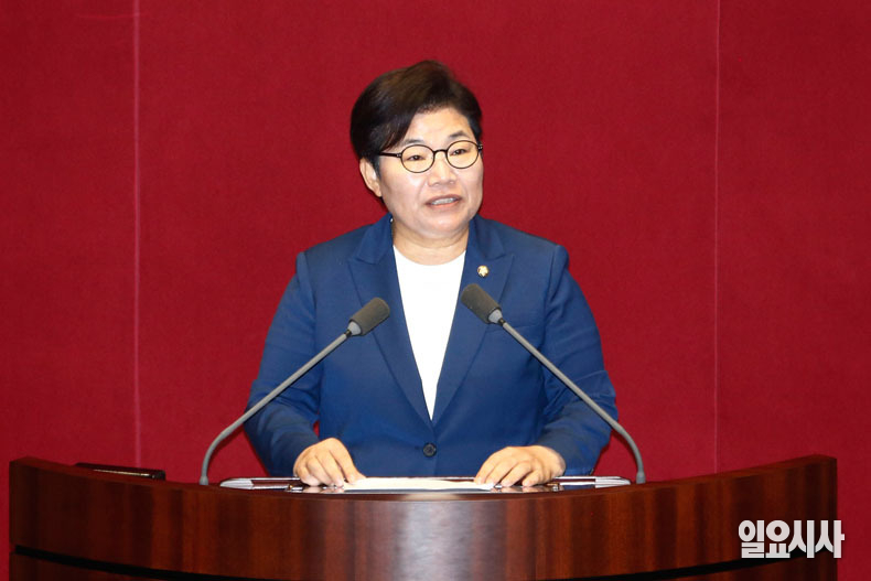 국민의힘 임이자 의원이 노란봉투법 반대 토론을 하고 있다.