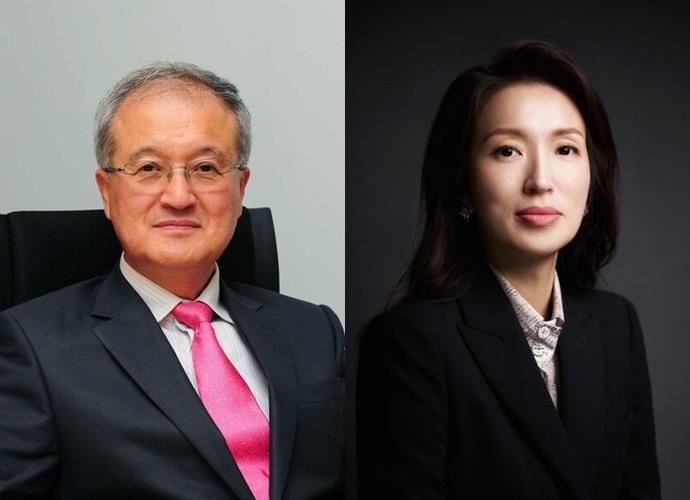 성기학 영원무역 회장(사진 왼쪽)과 성래은 영원무역 부회장 ⓒ영원무역