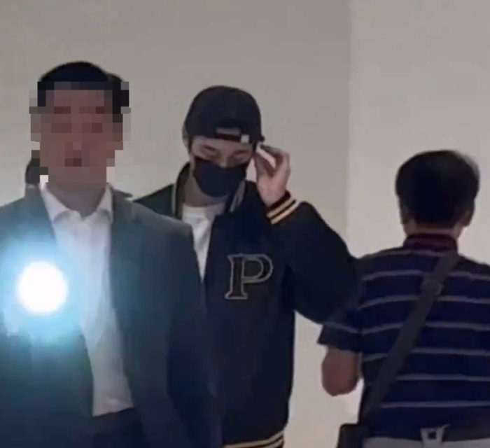 배우 변우석 경호 당시 사진 ⓒ온라인 커뮤니티