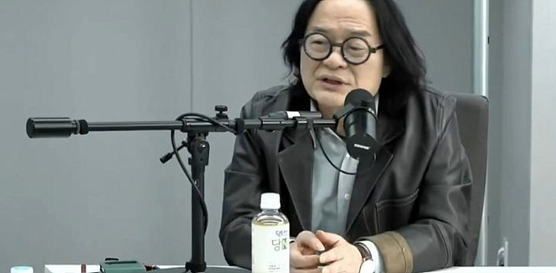 문화평론가 깁갑수(사진)가 지난 17일, 팟캐스트 ‘매불쇼’에 출연해 “배우 김수현에 대해 관심을 가져본 적 없는데 미성년자랑 연애했다는 게 무슨 거대한 범죄인가”라고 언급해 파장이 일고 있다. ⓒ뉴시스