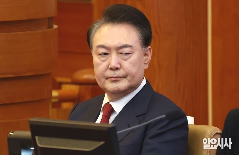 지난달 13일, 헌법재판소 탄핵 심판 사건 제 8차 변론기일에 출석해 있는 윤석열 대통령 ⓒ사진공동취재단