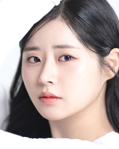 트로트가수로 변신한 배우 정달빛 ⓒKMB컴퍼니