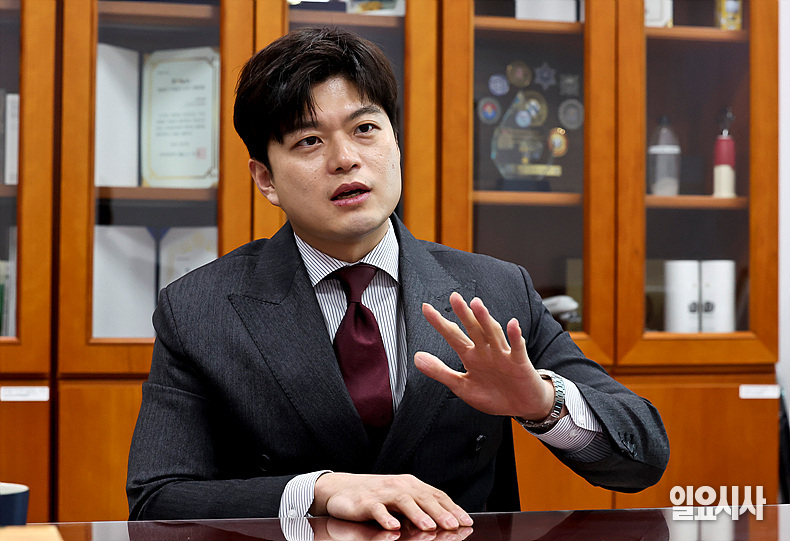 국민의힘 대선후보 교체 갈등으로 권영세 전 비상대책위원장이 사퇴한 가운데, 김문수 국민의힘 대선후보가 지난 11일 김용태 의원을 새 비대위원장으로 지명했다. 사진은 지난 3월24일 서울 여의도 국회서 <일요시사>와 인터뷰하는 김 지명자 ⓒ고성준 기자