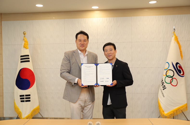 KH그룹의 알펜시아리조트와 대한체육회 국가대표 선수촌이 15일, 업무협약(MOU)을 체결했다. (사진 왼쪽부터)최원 KH그룹 필룩스유도단 단장, 김택수 대한체육회 선수촌장)