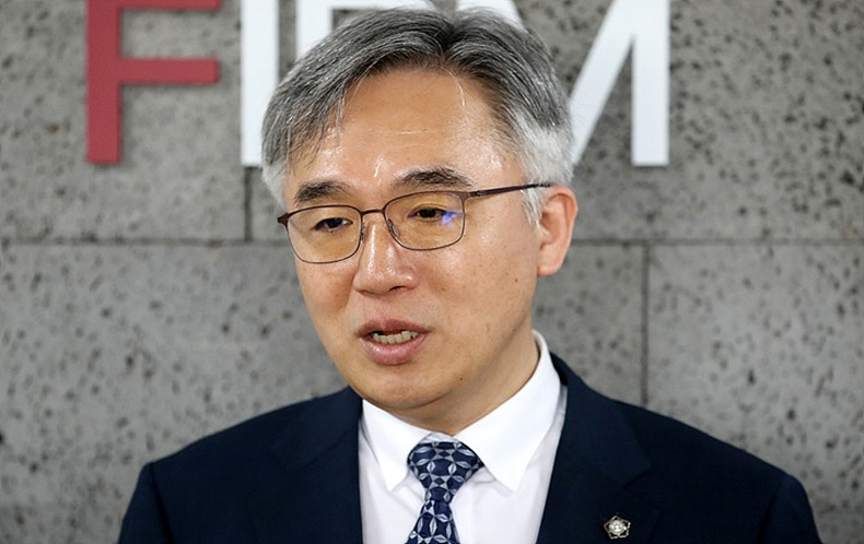 고 박원순 전 서울시장 유족 측 법률대리인이었던 정철승 변호사가 지난 2023년 4월14일 오전 서울 서초구 법무법인 더펌서 기자회견을 하고 있다. ⓒ뉴시스 