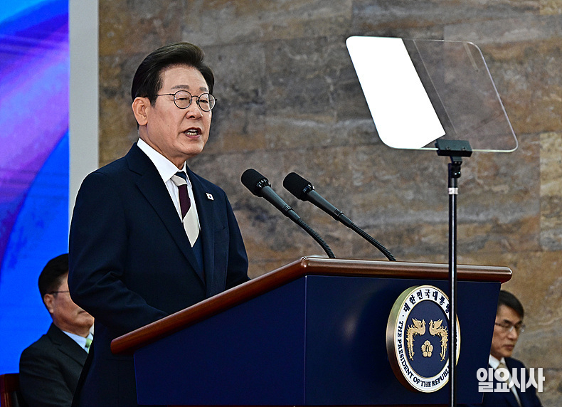 이재명 대통령이 지난 4일 오전, 서울 여의도 국회 로텐더홀서 취임 선서를 하고 있다. ⓒ국회사진기자단