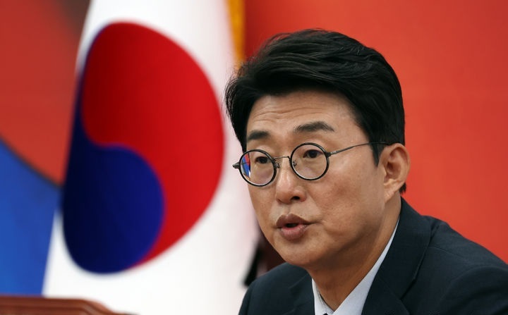 노종면 더불어민주당 의원이 12일 서울 여의도 국회서 3대 특검 후보자 관련 브리핑을 진행하고 있다. ⓒ뉴시스