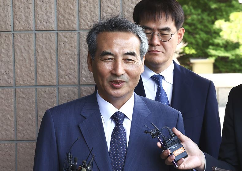 취재진 질문에 답변 중인 민중기 특별검사 ⓒ뉴시스