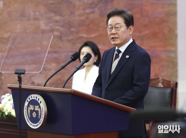 지난 4일, 서울 여의도 국회 로텐더홀에서 대통령 취임식 갖는 이재명 대통령 ⓒ국회사진기자단