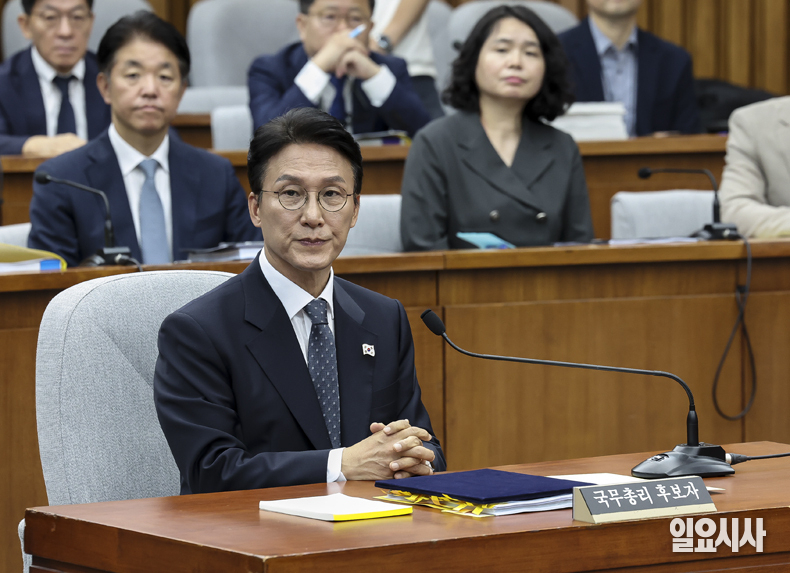 24일, 김민석 국무총리 후보자가 서울 여의도 국회서 예정된 인사청문회에 출석해 잠시 긴장한 표정을 짓고 있다. ⓒ고성준 기자