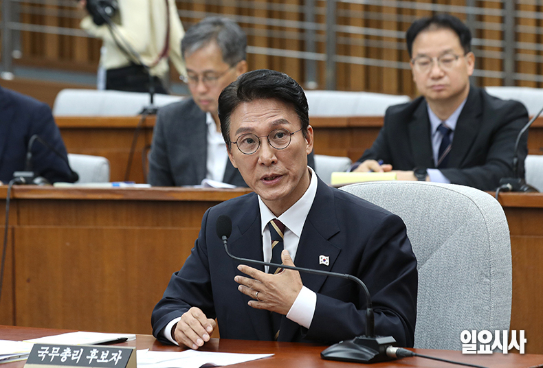 김민석 국무총리 후보자가 25일 오전 서울 여의도 국회에서 열린 인사청문회에서 의원 질의에 답하고 있다. ⓒ문경덕 기자