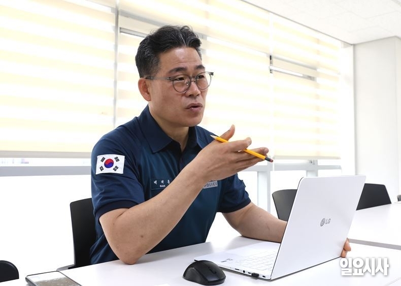 최근 백해룡 전 서울영등포경찰서 형사2과장이 <일요시사>와 인터뷰를 갖고 있다. ⓒ문경덕 기자