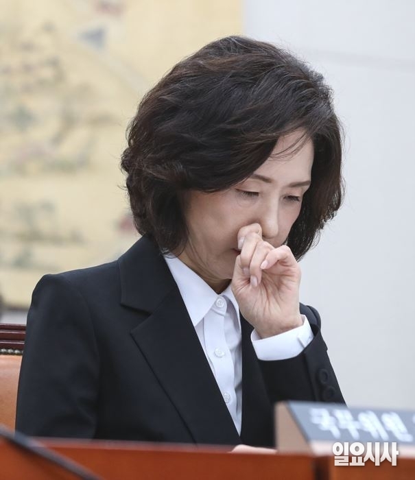잠시 생각에 잠긴 이진숙 사회부총리 겸 교육부 장관 후보자 ⓒ문경덕 기자