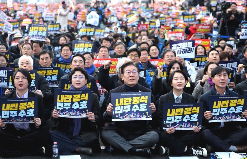 지난 윤석열정부 당시 윤석열 대통령 탄핵 집회 갖는 더불어민주당, 조국혁신당 등 야 4당 ⓒ뉴시스