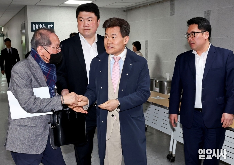 12일 개최되는 국민의힘 부산·울산·경남(PK) 합동연설회에 “당연히 따라나설 것”이라고 예고한 한국사 강사 출신 전한길씨 ⓒ고성준 기자