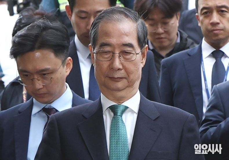 헌정사상 최초로 구속영장이 청구됐던 한덕수 전 국무총리(사진)가 지난 27일, 서울중앙지법에서 기각 결정이 나오면서 구속을 피하게 됐다. ⓒ<일요시사> DB