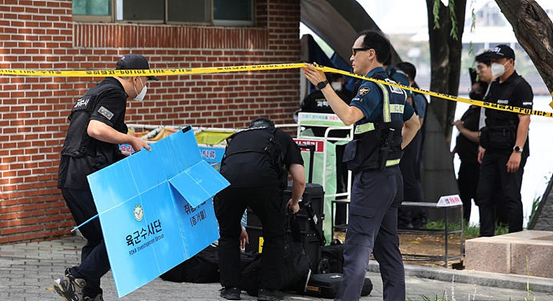 지난 2일 대구 수성구 수성못 인근에서 육군수사단, 경찰과학수사대 등이 현장조사를 벌이고 있다. ⓒ뉴시스