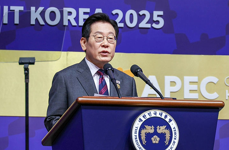 이재명 대통령이 29일, 경북 경주예술의전당에서 열린 아시아태평양경제협력체(APEC) CEO 서밋에서 특별 연설을 하고 있다. ⓒ뉴시스 