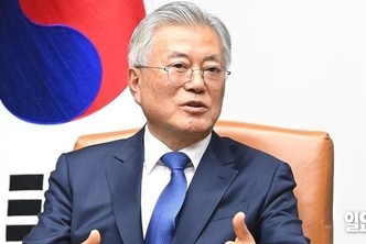 이재명 덮치는 문재인 그림자