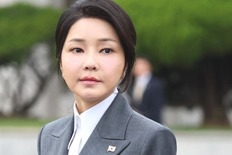 드러누운 김건희 미스터리