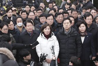 적의 적은 아군 ‘물밑 콜라보’