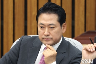 장동혁에게 날아든 극우 청구서