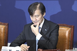 길 잃은 조국호 답 없는 딜레마