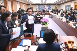 공포탄 남발하는 국감 고지전
