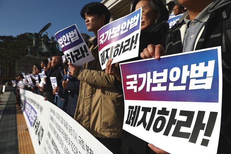 연예계 스캔들과 정치권 음모론